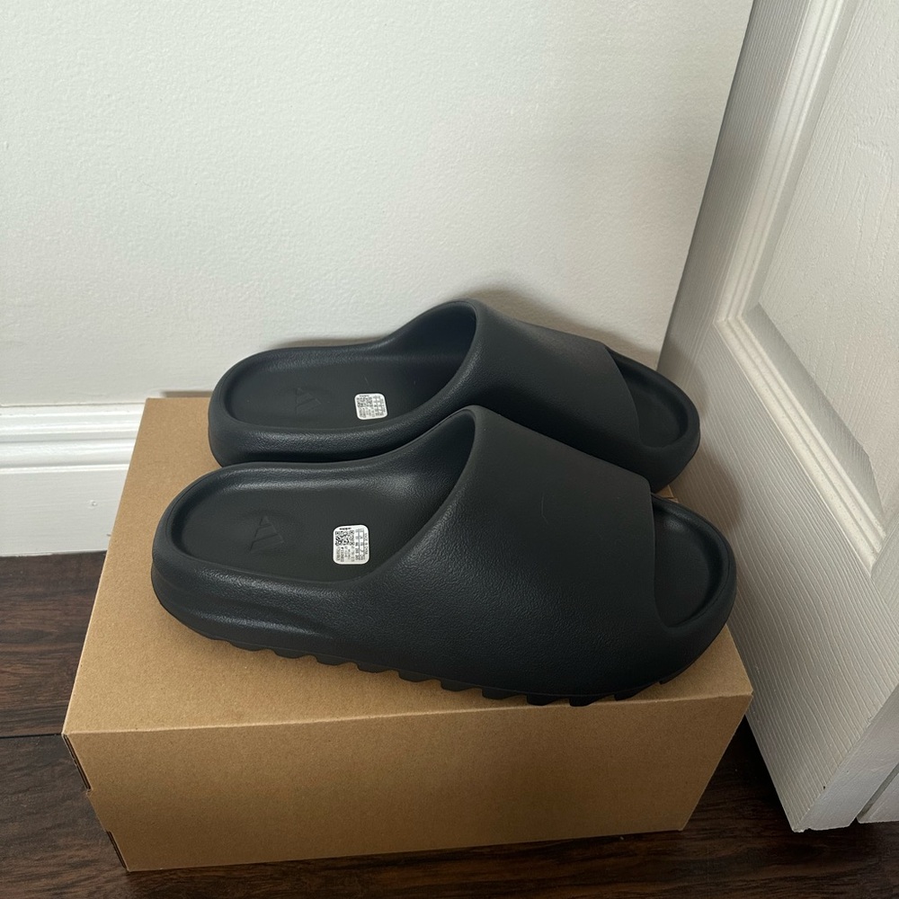 Onyx Yeezy slides